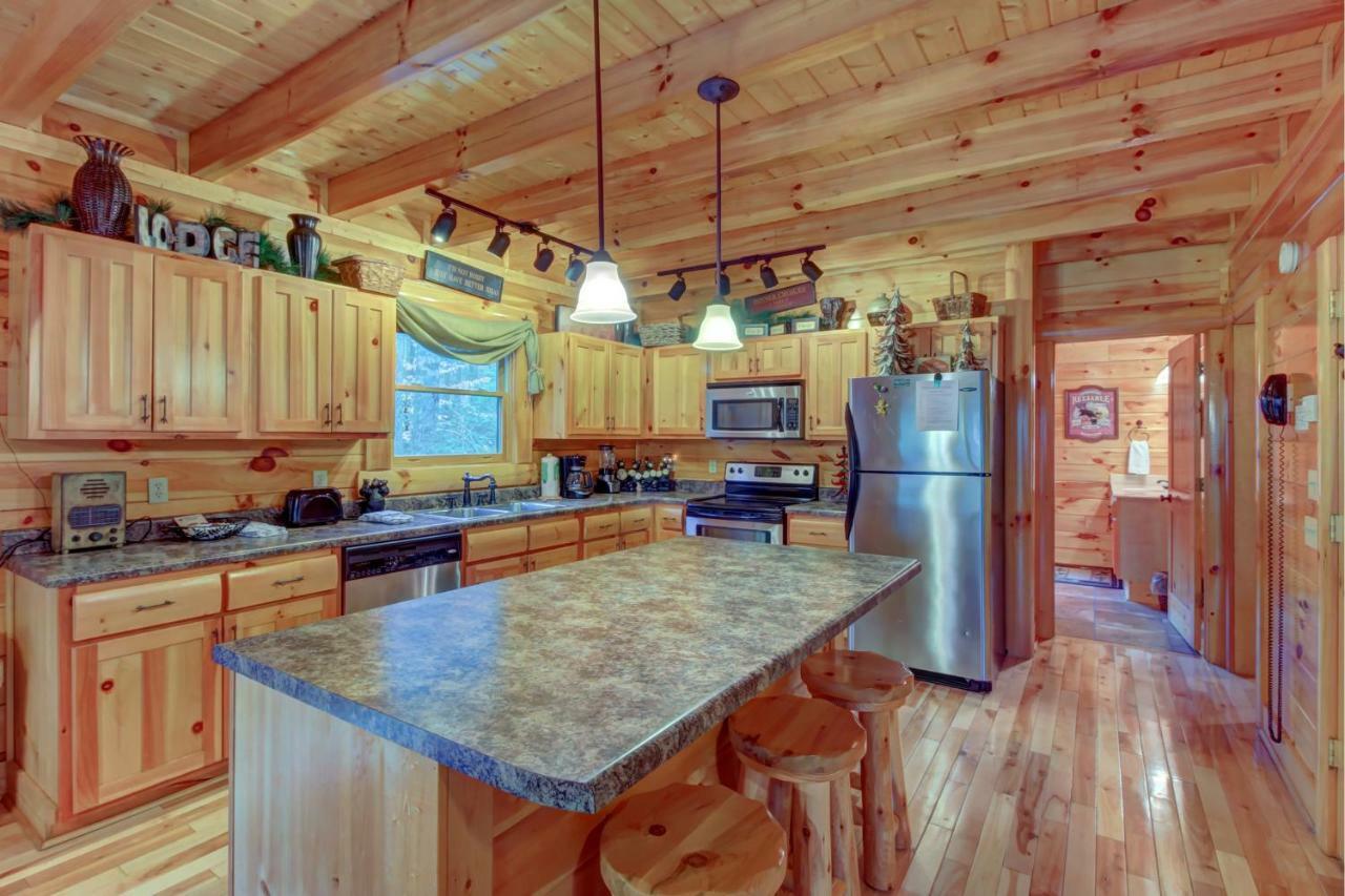 Villa Bearfoot Retreat Waldens Creek Esterno foto
